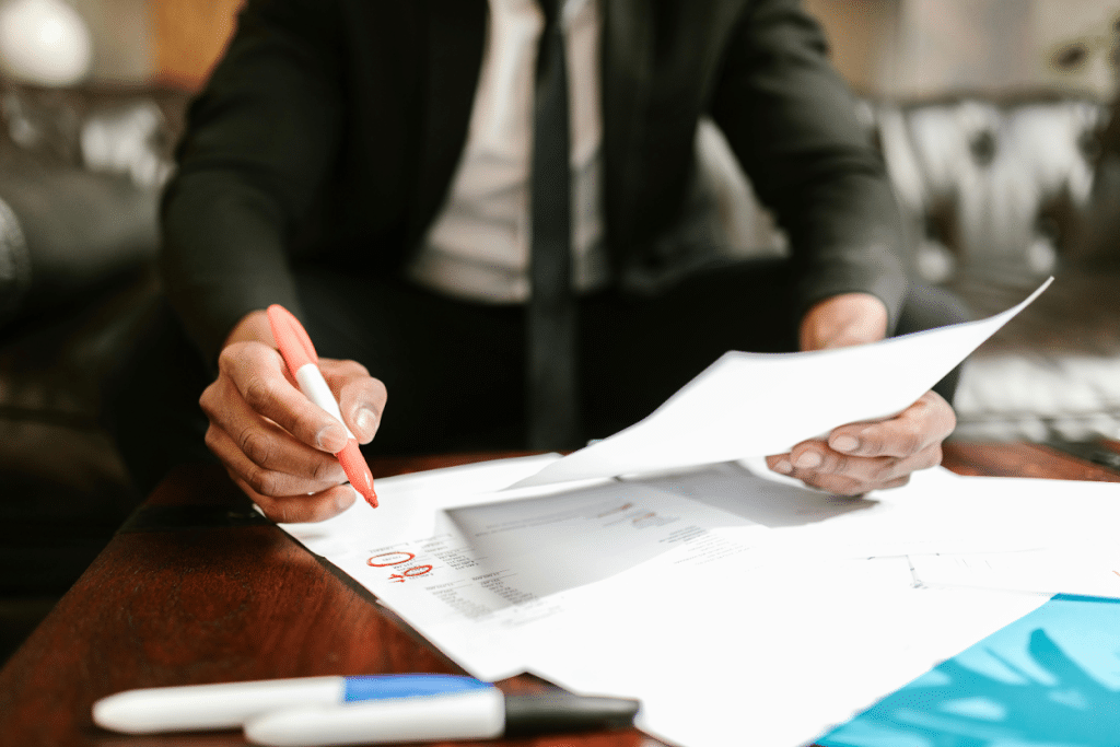 Accounts Receivable Management Services 5 How to Reduce DSO: 7 Optimization Strategies